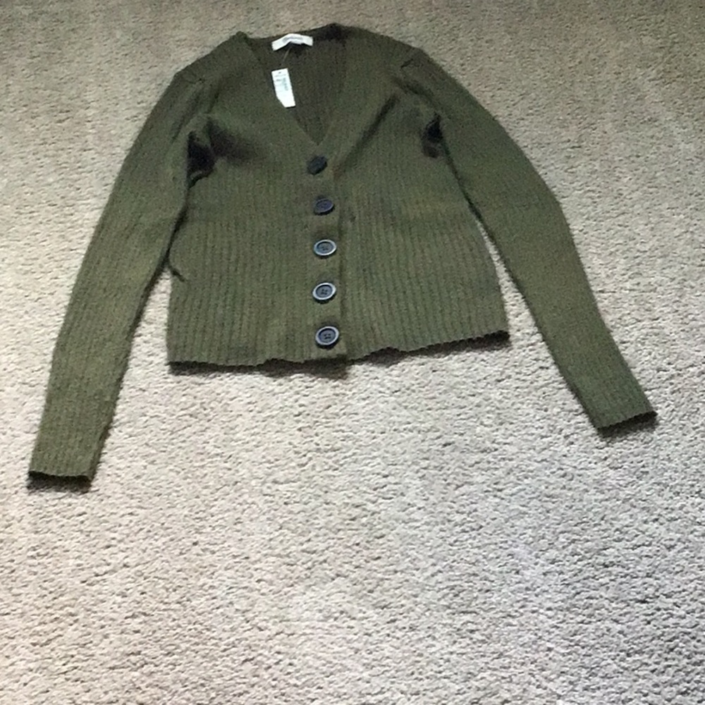 Ladies sweater top in army green
